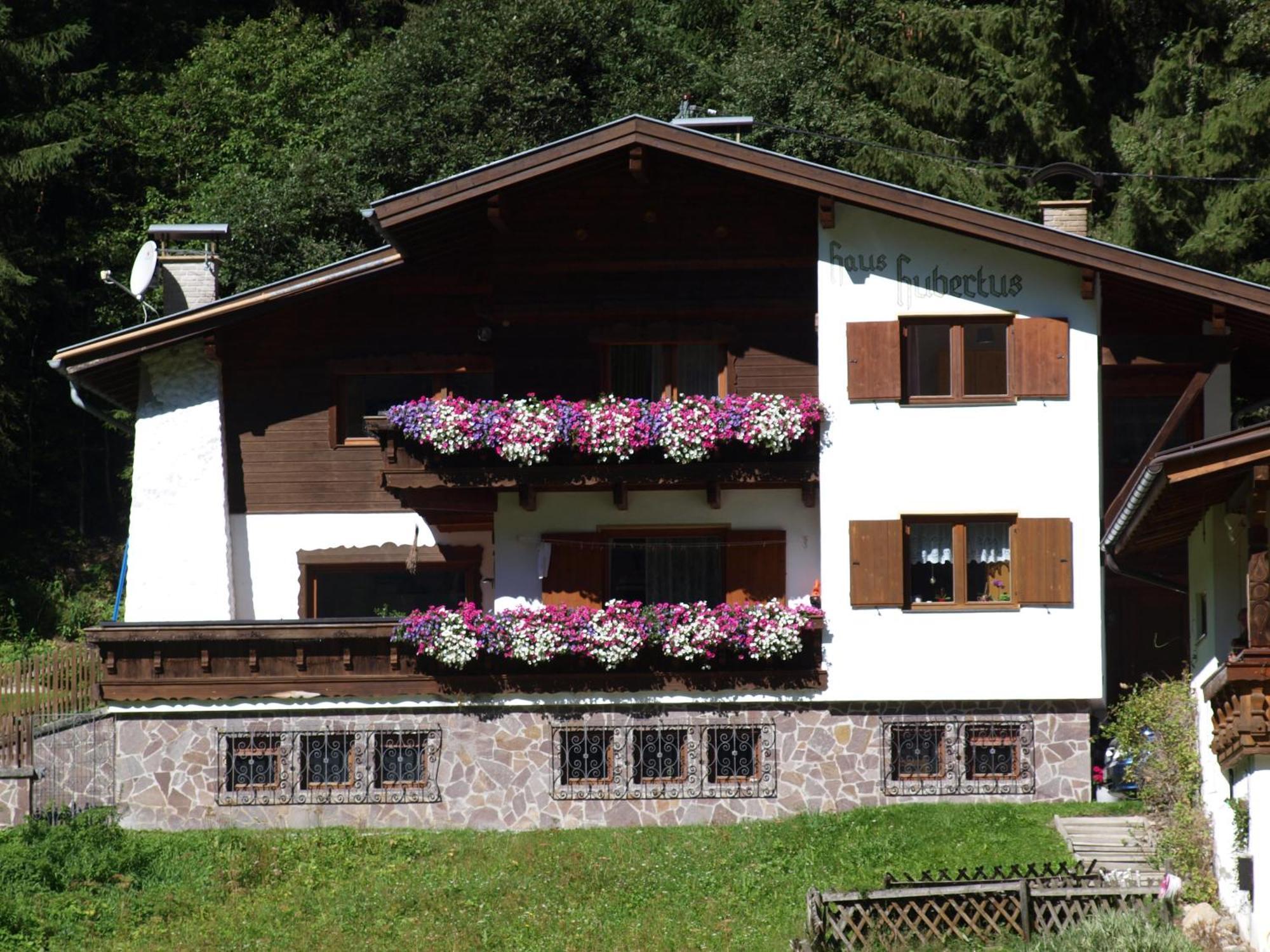 Haus Hubertus Apartment Sankt Leonhard im Pitztal Bagian luar foto