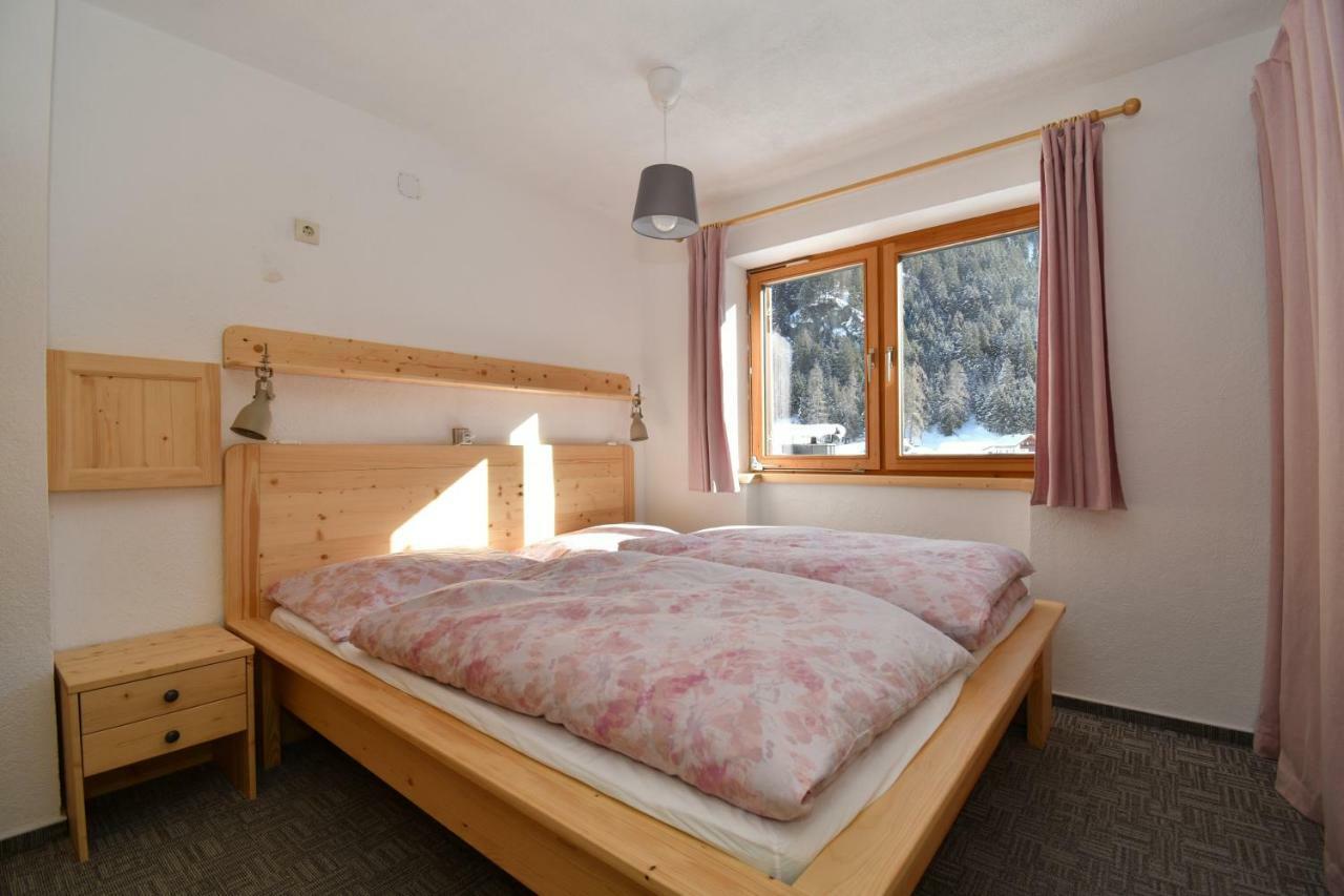 Haus Hubertus Apartment Sankt Leonhard im Pitztal Bagian luar foto