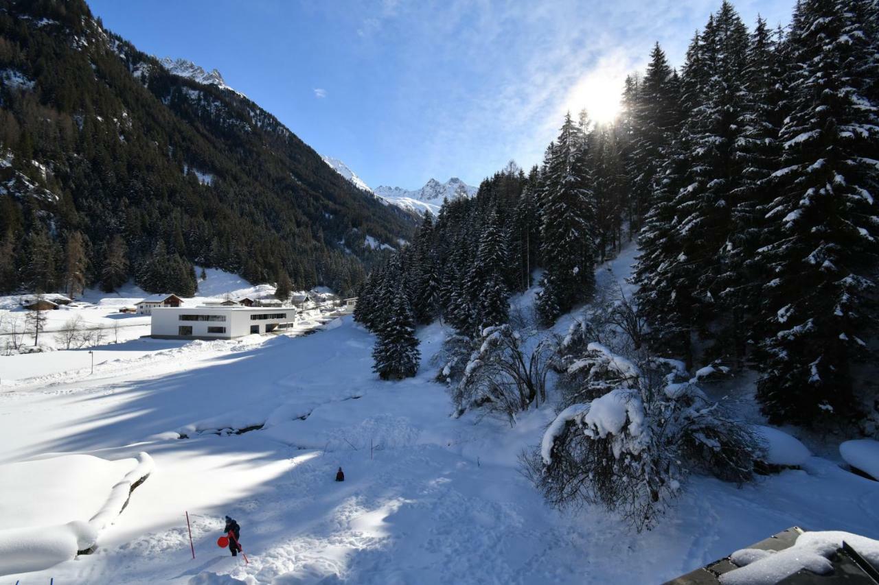 Haus Hubertus Apartment Sankt Leonhard im Pitztal Bagian luar foto