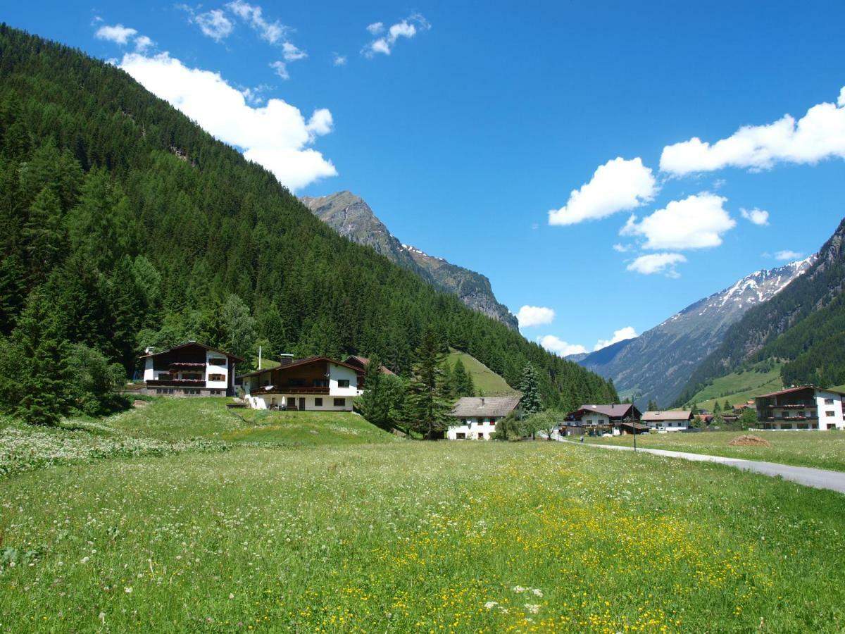 Haus Hubertus Apartment Sankt Leonhard im Pitztal Bagian luar foto